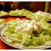 Sałatka orzechowo-serowa z selerem naciowym