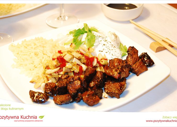 Kurczak z orzechami i selerem naciowym