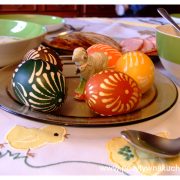 Wielkanocne pisanki malowane woskiem