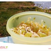 Sałatka z cykorii z jabłkiem i winogronami