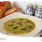 Zupa szparagowa z migdałami