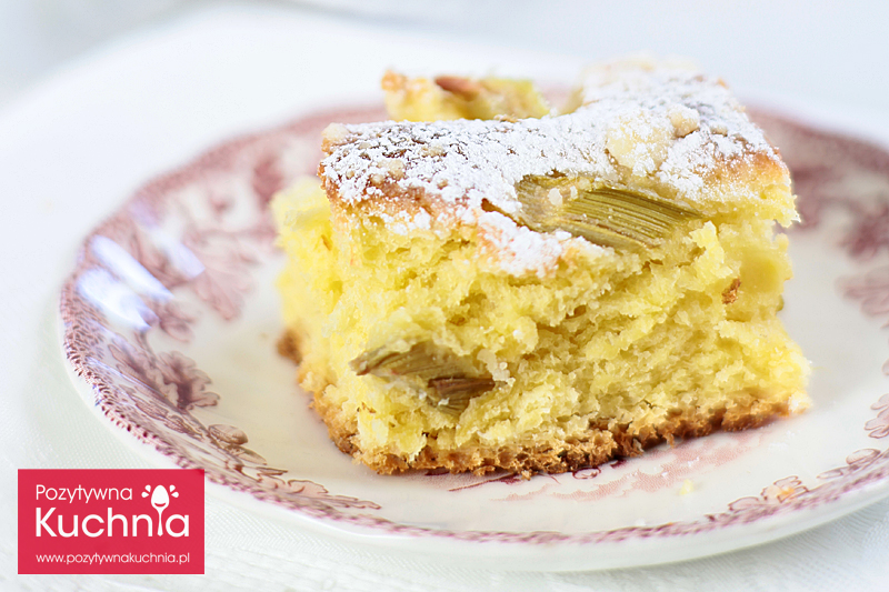 Ciasto drożdżowe z rabarbarem