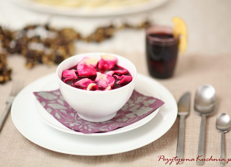 Barszcz czerwony z uszkami