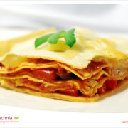 Lasagne z sosem pomidorowym i fasolą