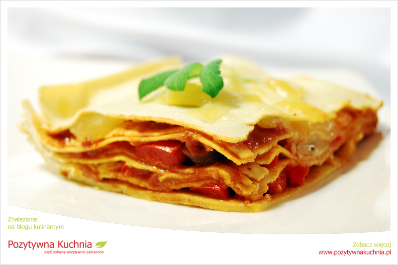 Lasagne z sosem pomidorowym i fasolą