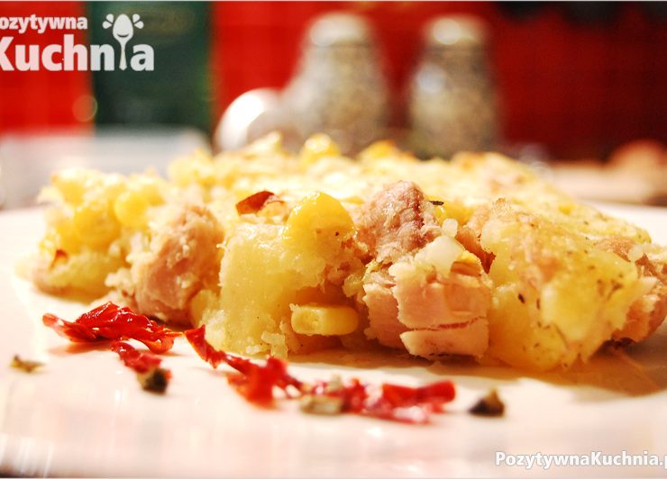 Placek z ziemniaków z tuńczykiem
