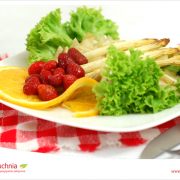 Grillowane białe szparagi o anyżowym aromacie