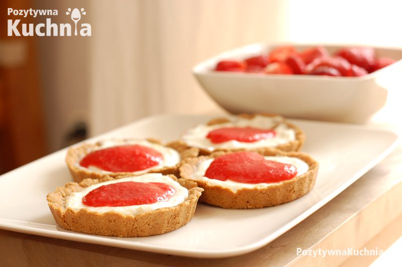 Tarteletki z polewą truskawkową