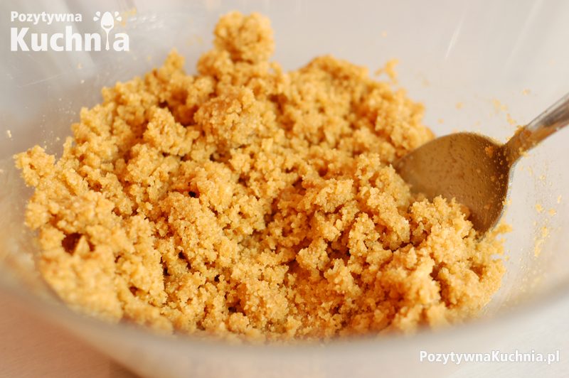 Masa na spód z herbatników, cukru i masła