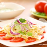 Makaron farfalle z sosem śmietankowo-cukiniowym