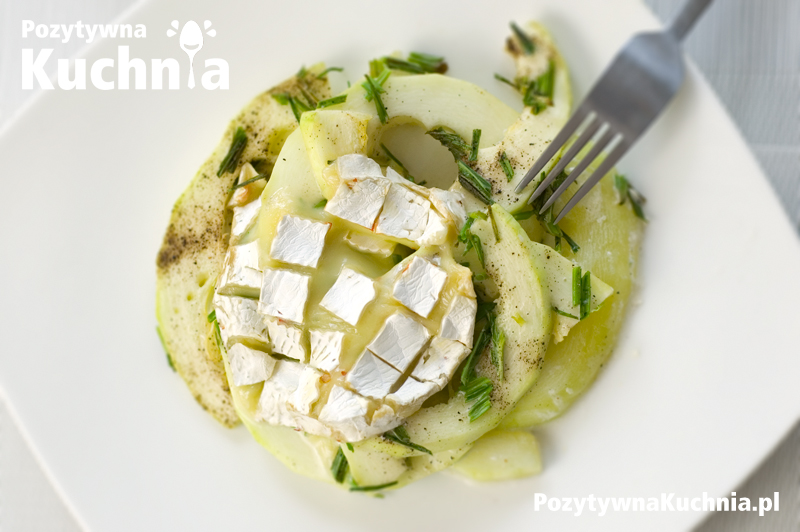 Pieczony kabaczek z z serem pleśniowym