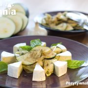 Sałatka z cukinii i kalarepy z serem pleśniowym President