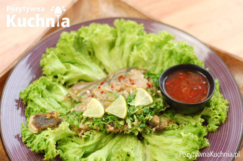 Smażona flądra na chrupko w sosie pieprzowo-kolendrowym