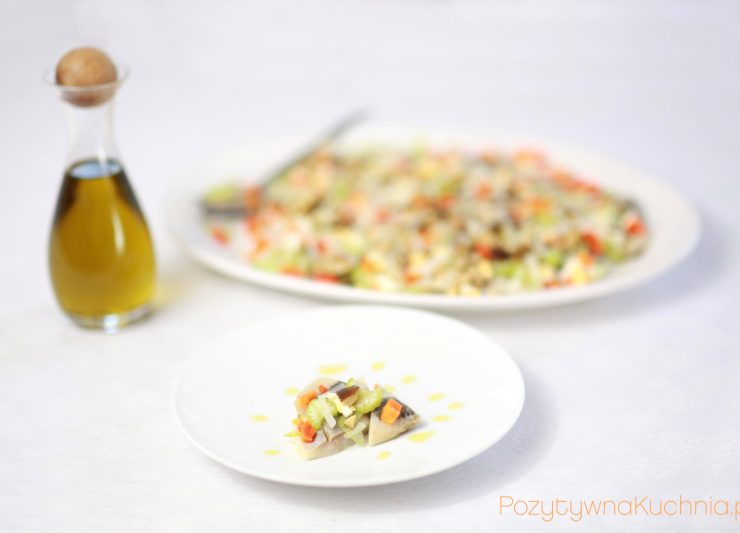 Śledzie garnirowane