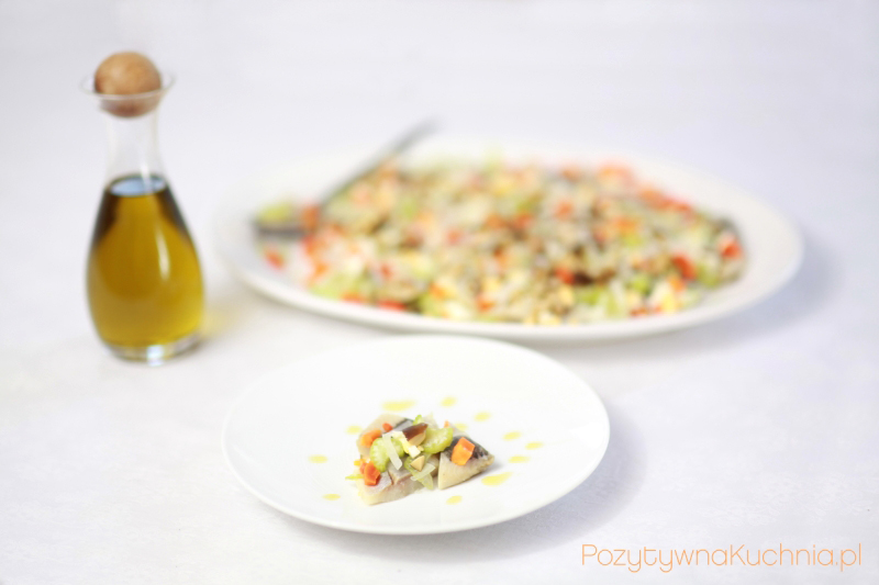 Śledzie garnirowane