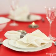 Kolacja w Walentynki | komplet talerzy, kieliszki, świeczniki, pierścienie na serwetki - Almi Decor