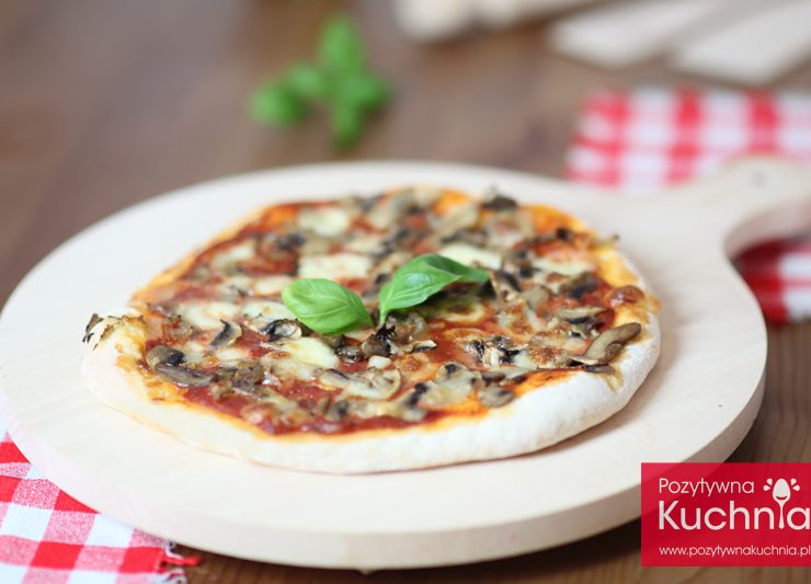 Pizza z pieczarkami