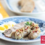 Biała kiełbasa z cebulą