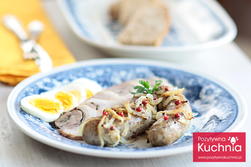 Biała kiełbasa z cebulą