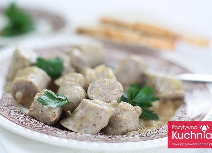 Biała kiełbasa z sosem piwnym