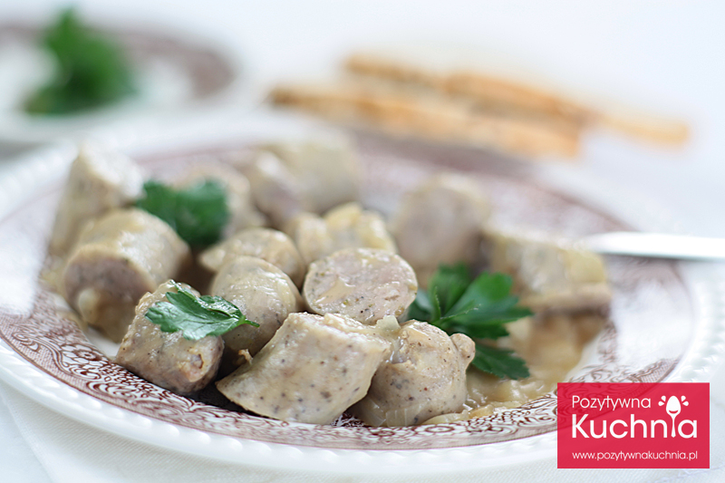 Biała kiełbasa z sosem piwnym