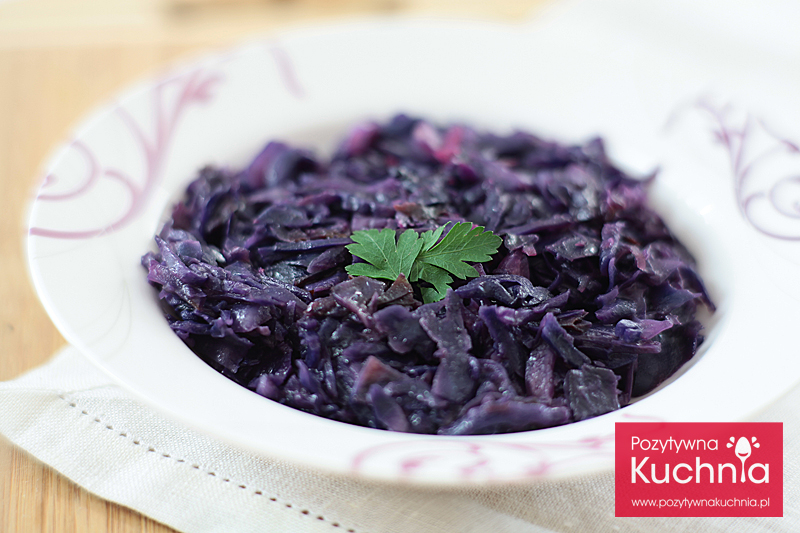 Czerwona kapusta zasmażana z winem