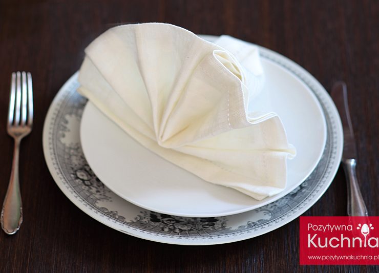 Składanie serwetki w wachlarz