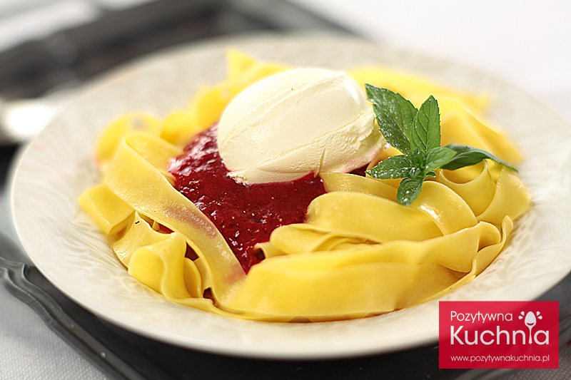 Makaron z truskawkami
