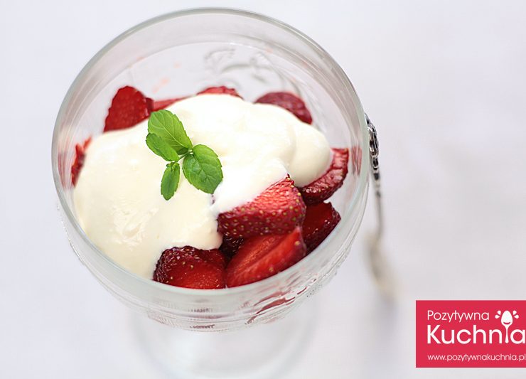 Truskawki ze śmietaną