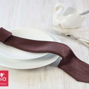 Jak złożyć serwetkę w krawat
