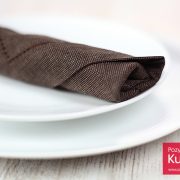 Jak zawinąć sztućce w serwetkę