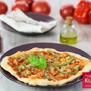 Pizza z kurczakiem i zieloną papryką