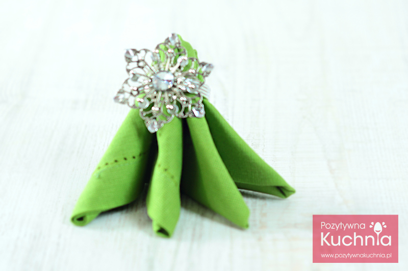 Serwetka - mała choinka z gwiazdką