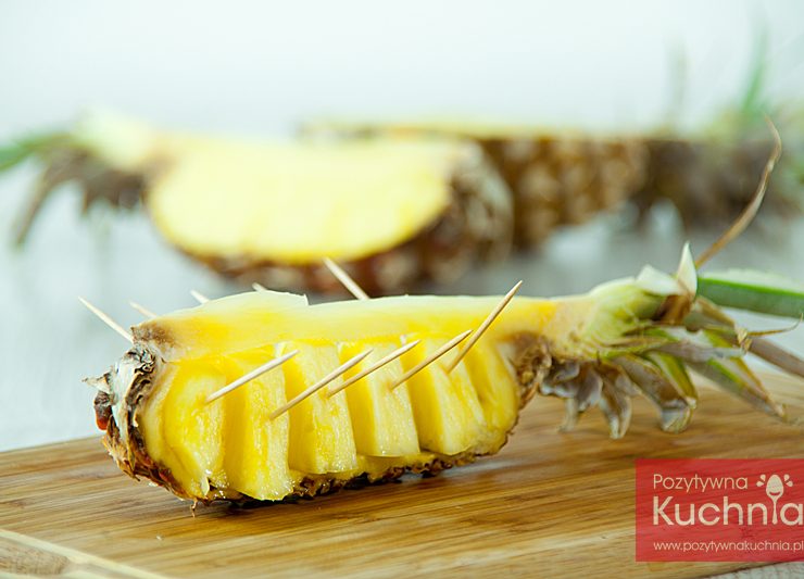 Dekoracyjne podanie ananasa