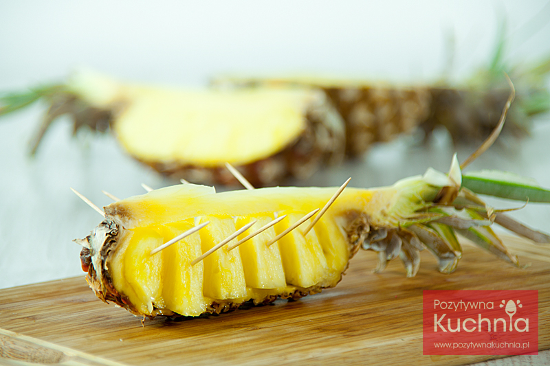 Dekoracyjne podanie ananasa