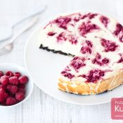 Sernik z musem malinowym