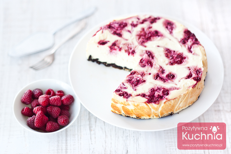 Sernik z musem malinowym