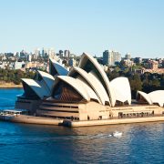 Opera w Sydney - widok z mostu Harbour Bridge