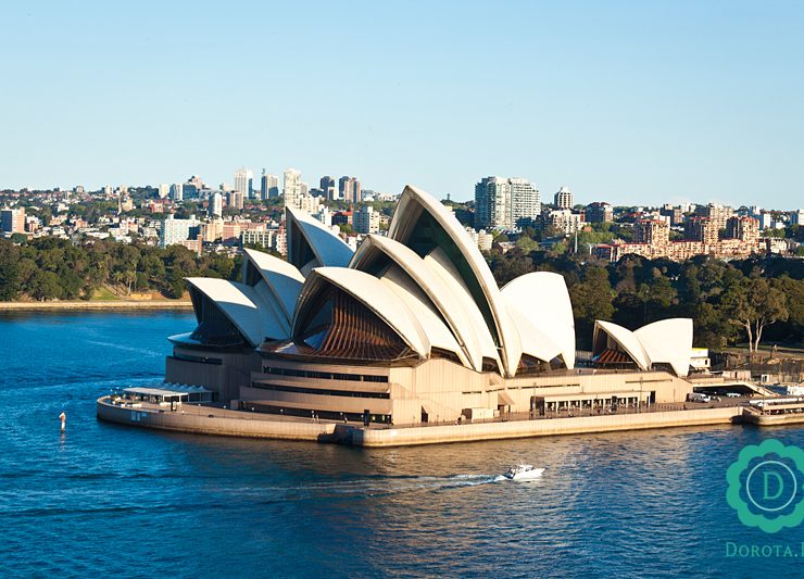Opera w Sydney - widok z mostu Harbour Bridge