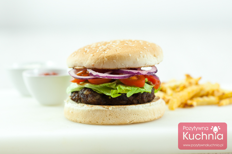 Burger z frytkami