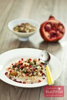 Owsianka z granatem, pestkami z dyni i orzechami