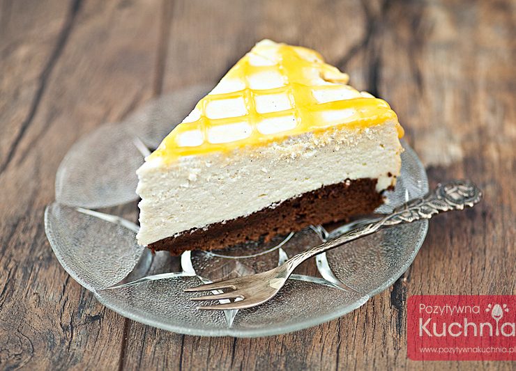 Sernik na spodzie brownie