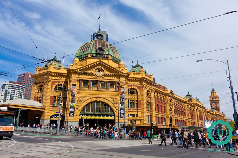 Dworzec kolejowy w Melbourne przy Flinders Street