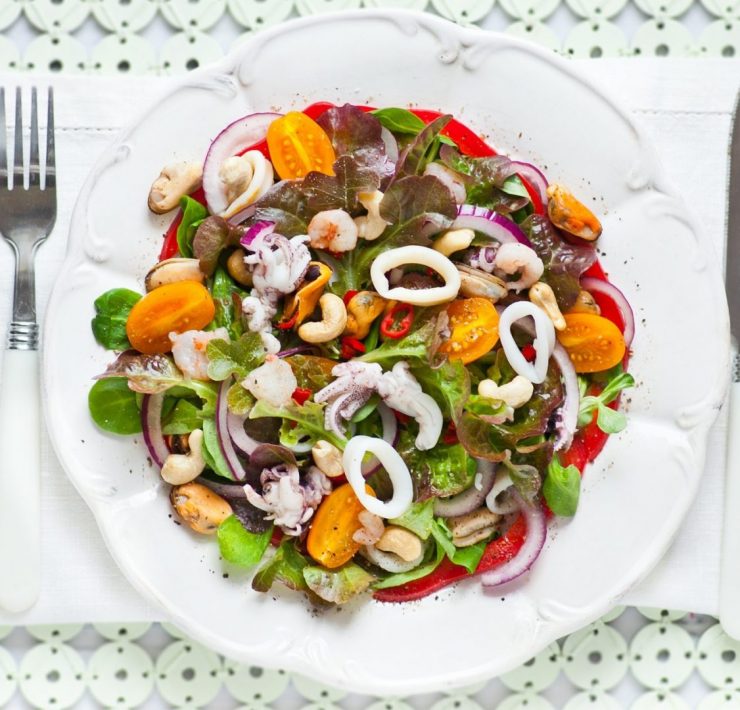 Sałatka z owocami morza