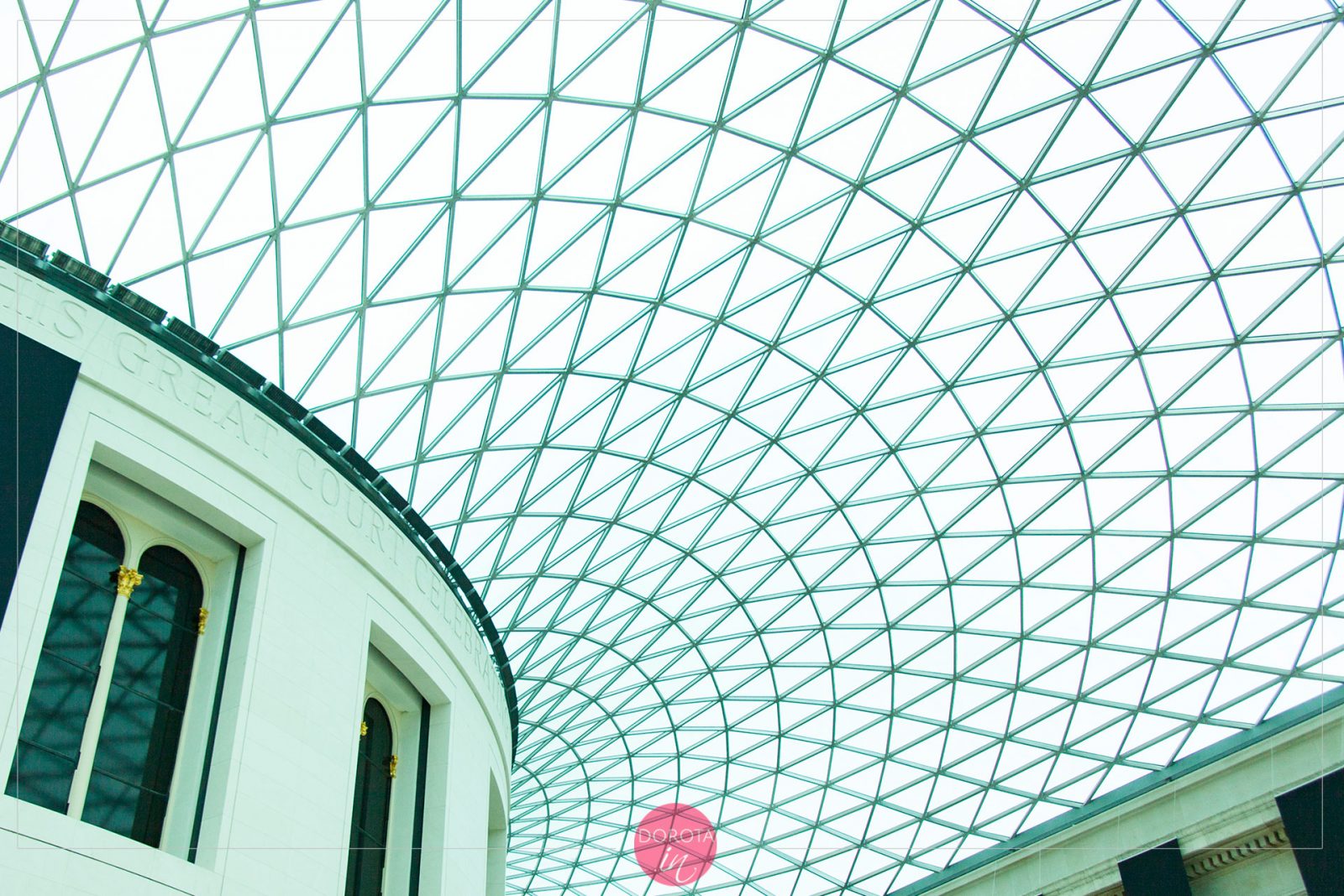 Przeszklony dach głównego hallu British Museum