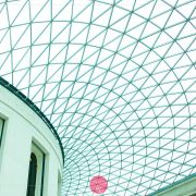 Przeszklony dach głównego hallu British Museum
