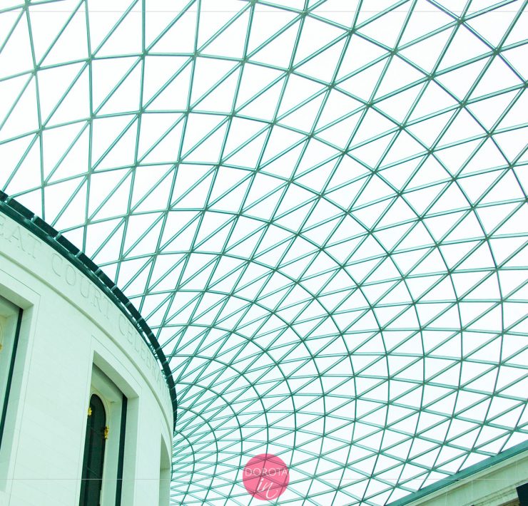 Przeszklony dach głównego hallu British Museum