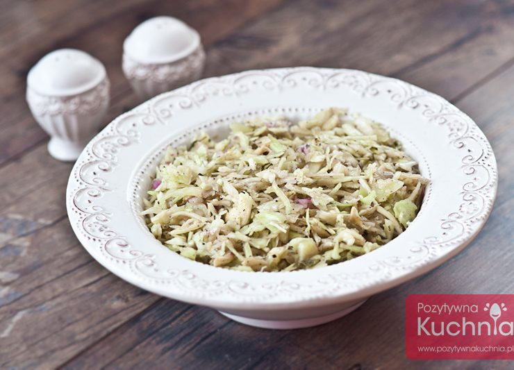 Surówka z białej kapusty