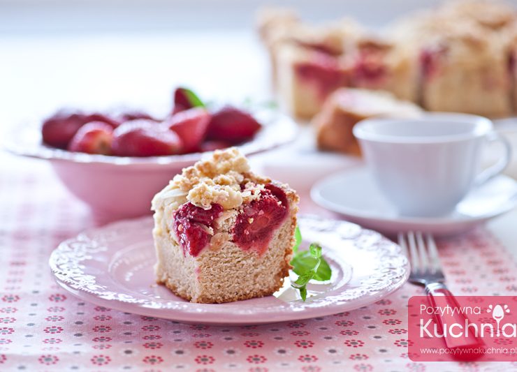 Ciasto drożdżowe z truskawkami