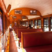 Kuranda Scenic Railway - wnętrze pociągu z dawnych lat